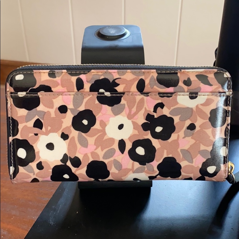 Kate Spade Wallet - Picture 2 of 3